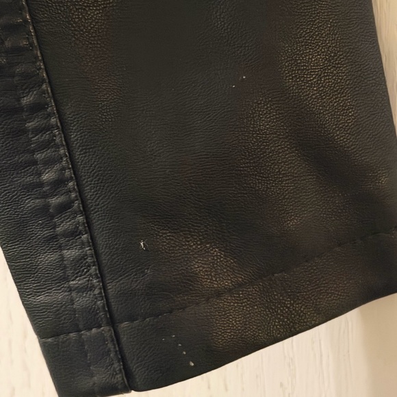 Black Faux Leather Moto Jacket Fitted Cropped Zip Up Runs Small - Picture 6 of 8